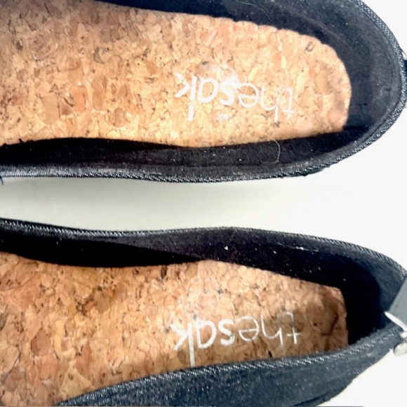 The Sak Black Bright color design Slip On Boho Shoes. Size 8 - Picture 3 of 8